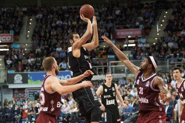 在9场比赛 在9场比赛